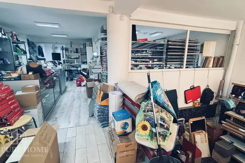 Магазин на две нива в ж.к. Възраждане — 165 кв.м, товарен асансьор — 2
