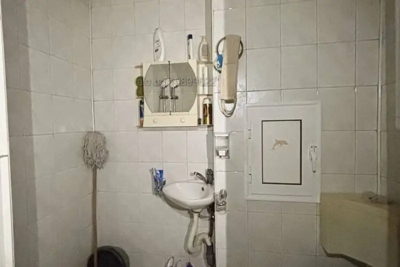 Панелна гарсониера до Автогарата — 41 м², с потенциал за преустройство — 3