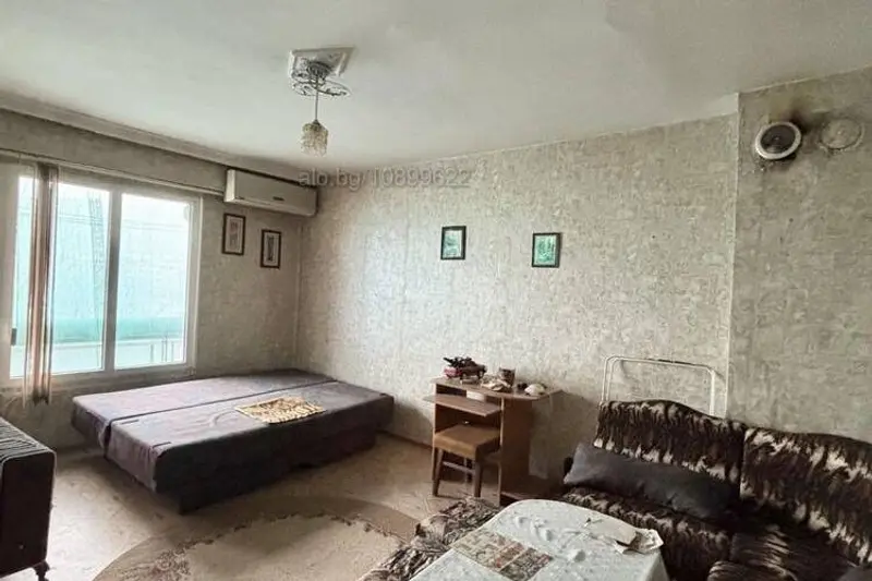 Панелна гарсониера до Автогарата — 41 м², с потенциал за преустройство