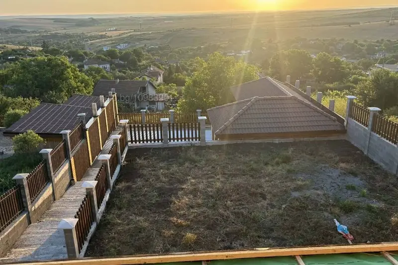 Нова двуетажна къща в с. Черни връх — двор, лятна кухня, на 15 мин от Бургас — 3